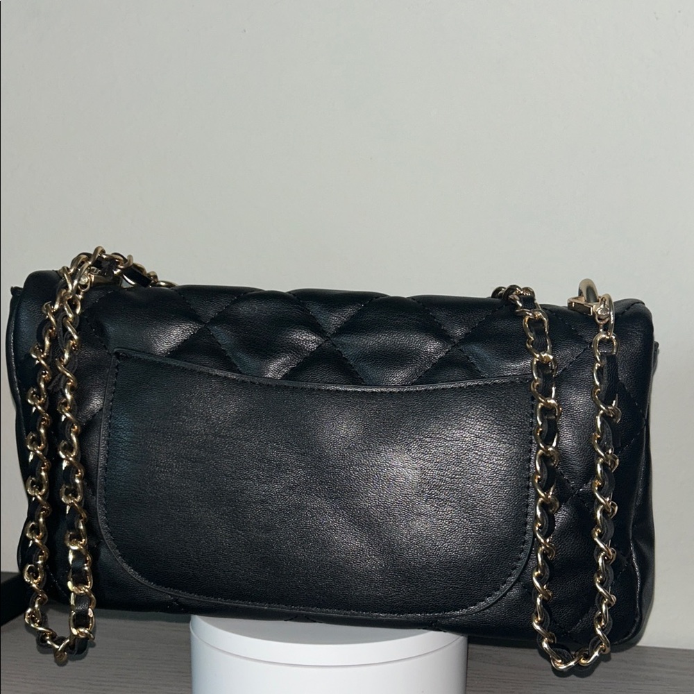 Badgley Micska Black Quilted Crossbody Bag with Gold Chain EUC - Picture 8 of 9